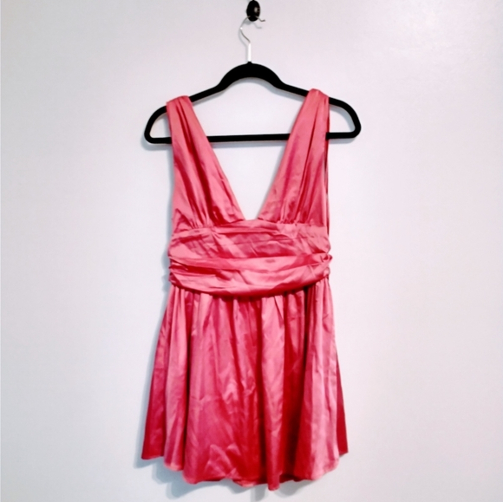 Shein pink deep v neck dress with lining, has ties on the straps size large but